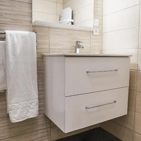 Apartment Monkey 2 Salles De Bain Hypercentre 6 Pers Épernay